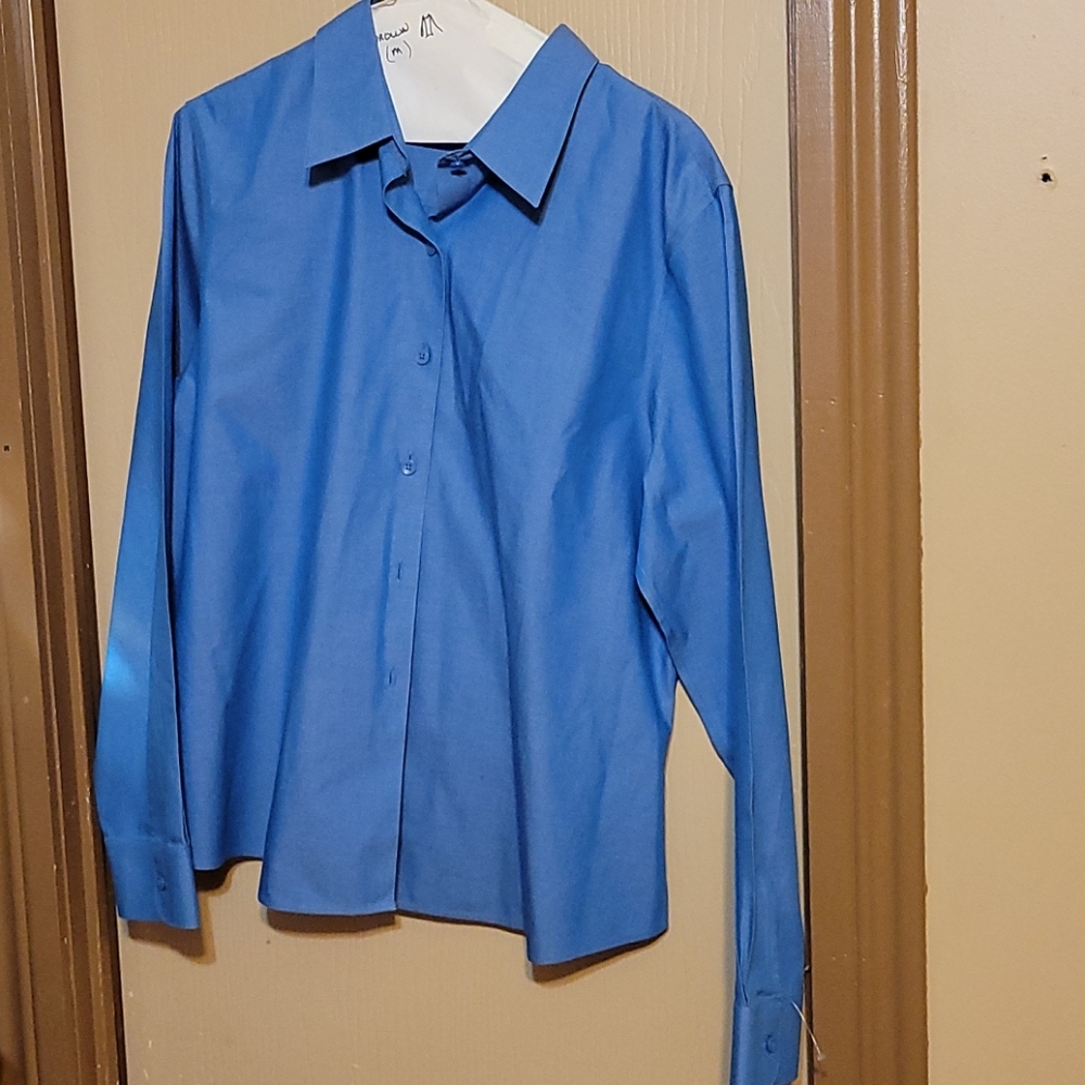 Travelsmith buttoned shirt